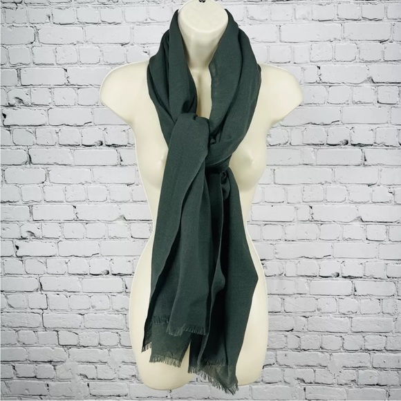Javier Simorra Barcelona Green 100% Wool Lightweight Breathable Fringe Scarf - Picture 1 of 7